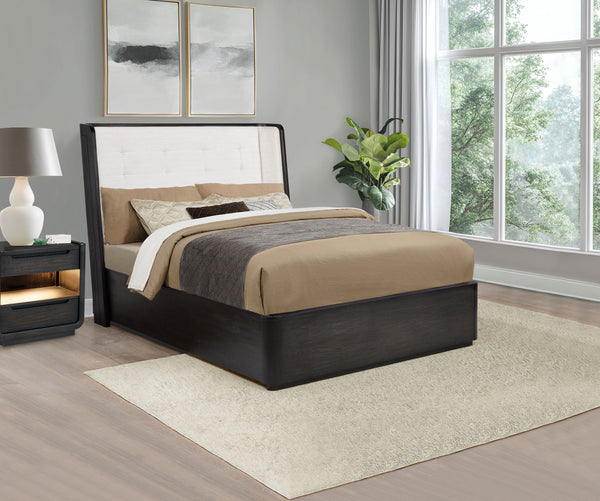 Leandro Wingback Bed