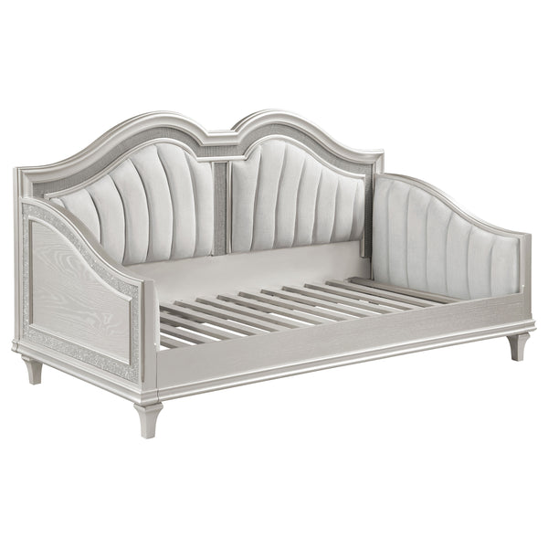Evangeline Daybed