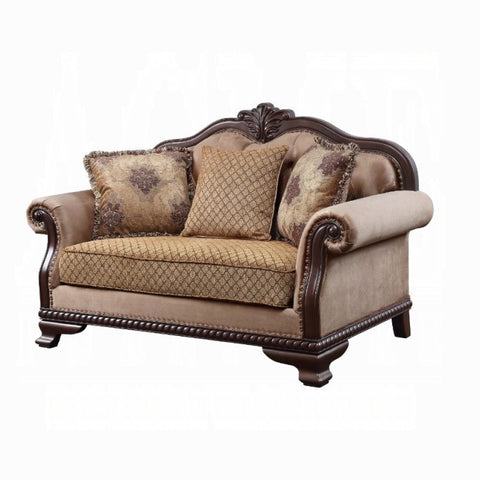 Chateau De Ville Loveseat With 3 Pillows