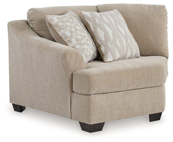 Brogan Bay 3-Piece Sectional with Cuddler