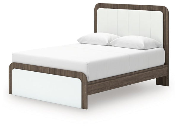 Kendanport Upholstered Bed