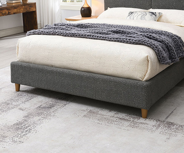 Stavern E.King, Full, & Queen Bed Grey & Black